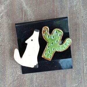 New Women's Coyote & Cactus Earrings Southwestern Southwest Costal Cowgirl